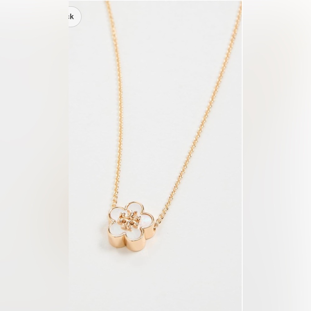 Tory Burch Kia Flower Pendant Necklace and Clover Earring’s NEW - Picture 2 of 15